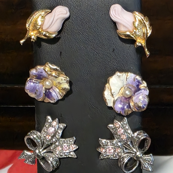 Avon Jewelry - Vintage AVON/Unbranded Gold and Silver Floral  Earrings Set Of 3